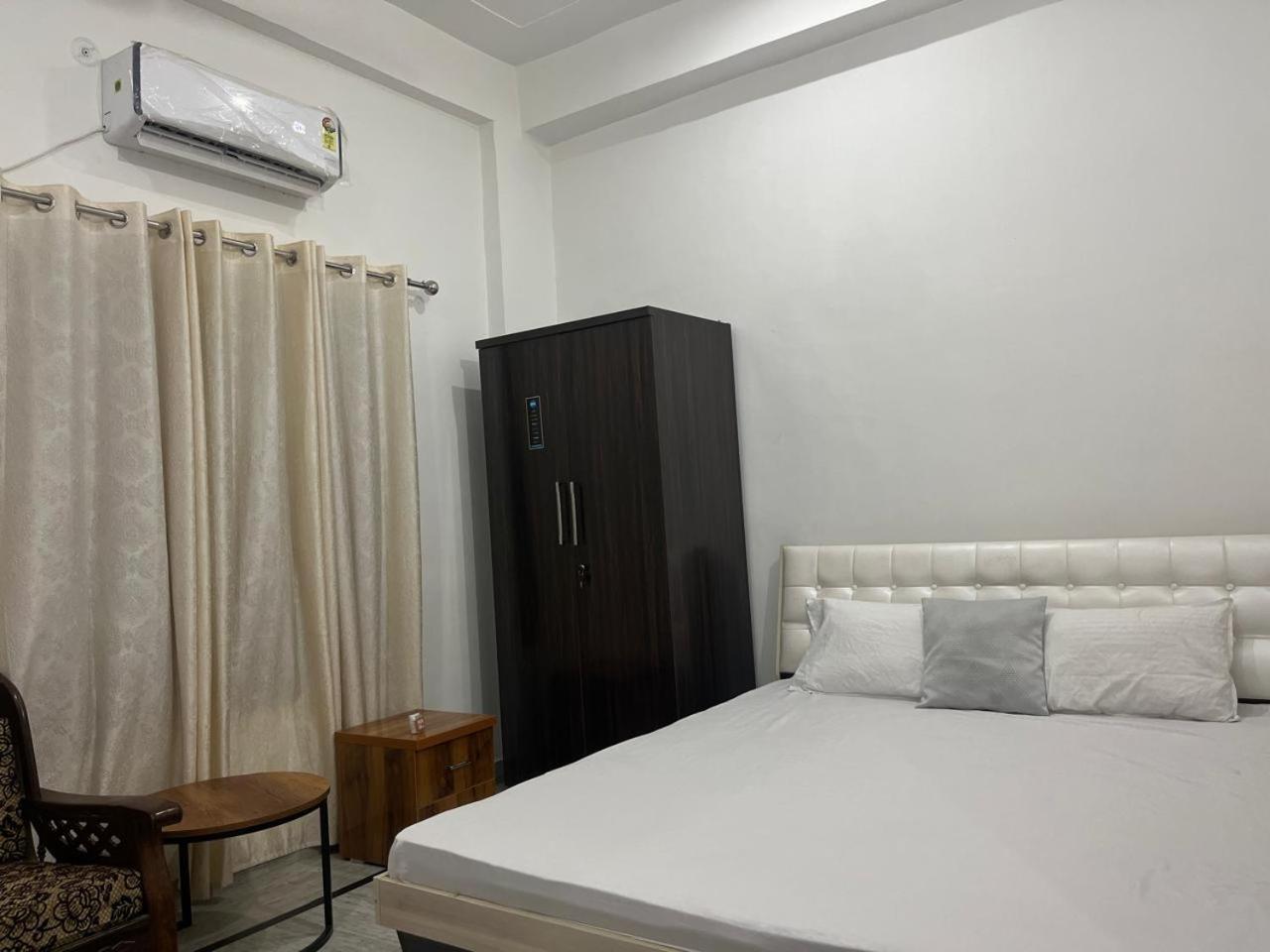 Shri Ram International Home Stay Ayodhya Szoba fotó